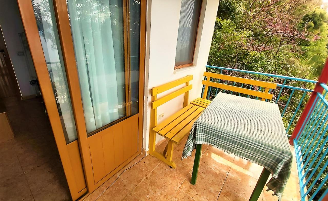 Ramo's Cozy Beachside Haven With Panoramic Views - 4th Vlorë